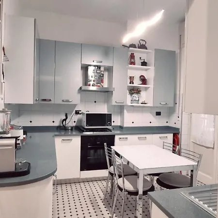 Porta Pila Brignole 게스트하우스 4*